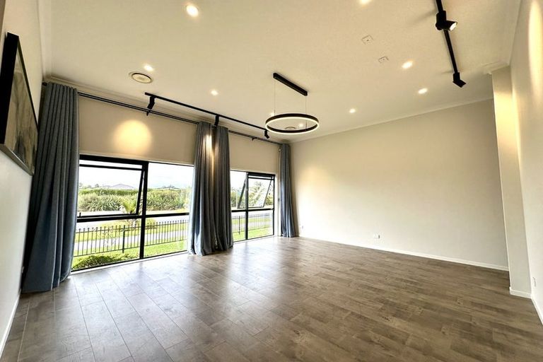 Photo of property in 23 Gemscott Crescent, Huapai, Kumeu, 0810