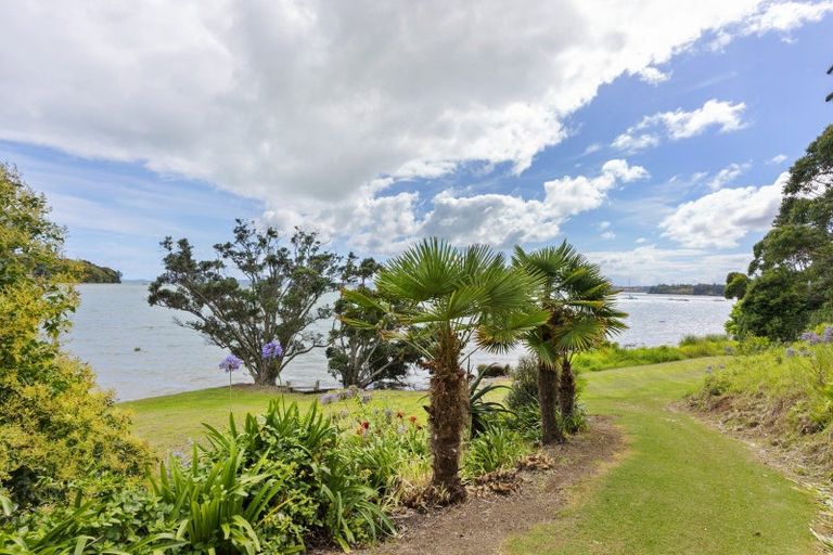 Photo of property in 247 Broomfields Road, Whitford, Howick, 2571