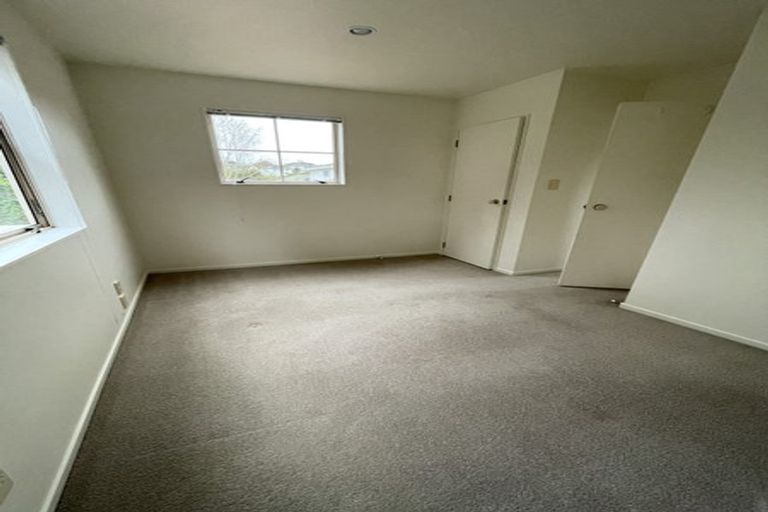 Photo of property in 1/11 Mandica Place, Sunnynook, Auckland, 0632