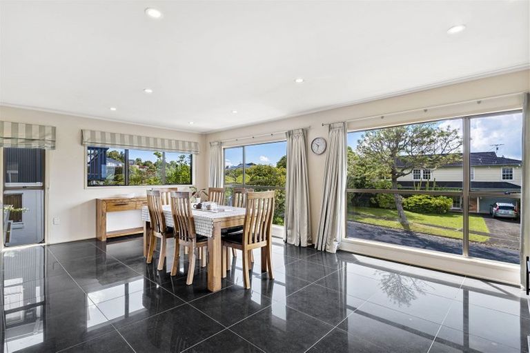 Photo of property in 20 Chatswood Grove, Chatswood, Auckland, 0626