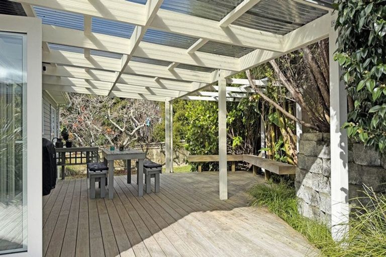 Photo of property in 107 Birkdale Road, Birkdale, Auckland, 0626