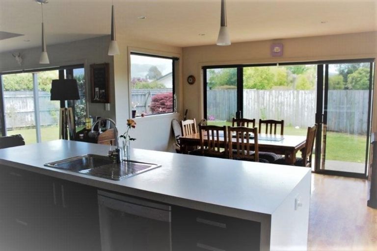 Photo of property in 11 Toiora Close, Takaka, 7110