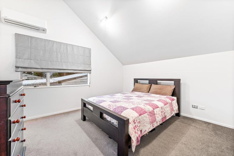 Photo of property in 305 Royal Road, Massey, Auckland, 0614
