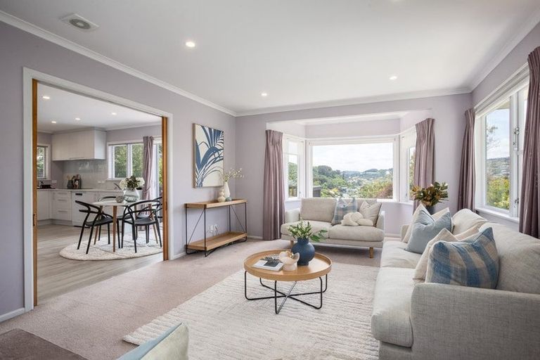 Photo of property in 17 Southern Cross Crescent, Island Bay, Wellington, 6023