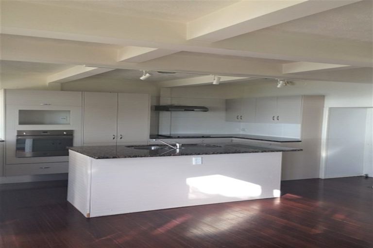 Photo of property in 23 Churchill Road, Murrays Bay, Auckland, 0630