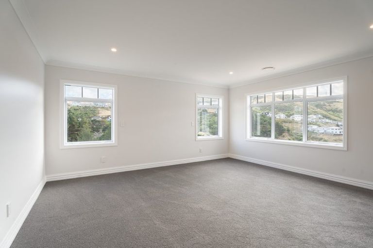 Photo of property in 28 Farnworth Terrace, Churton Park, Wellington, 6037