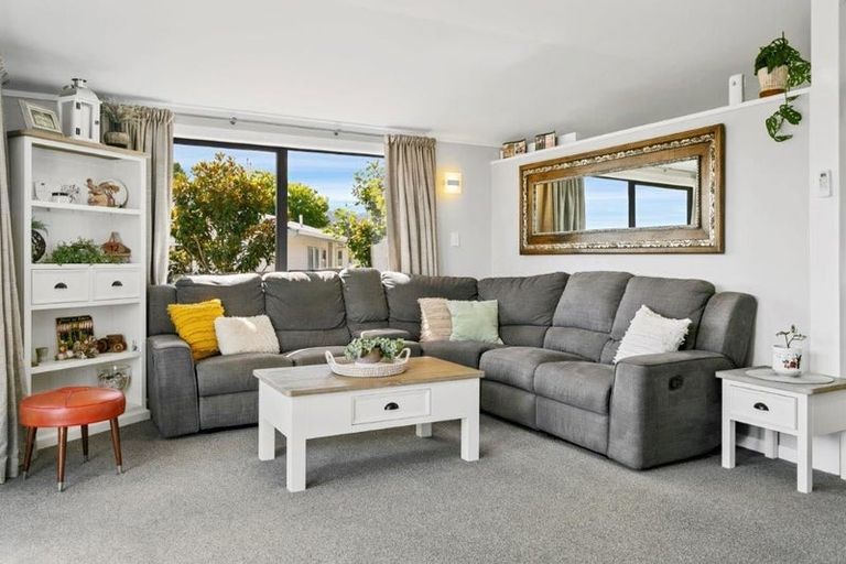 Photo of property in 76 Richmond Avenue, Richmond Heights, Taupo, 3330