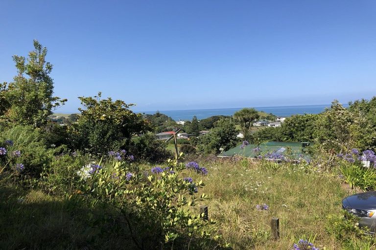 Photo of property in 5 North Street, Mokau, 4376