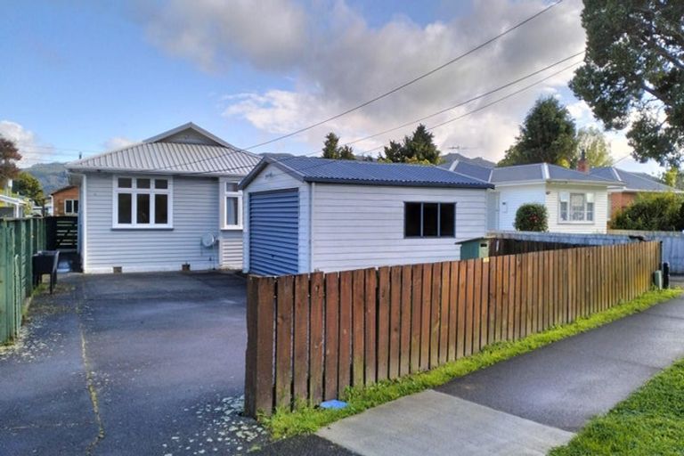 Photo of property in 12 Seddon Street, Wallaceville, Upper Hutt, 5018