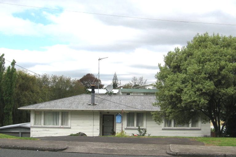 Photo of property in 17 Kelwyn Road, Kelston, Auckland, 0602