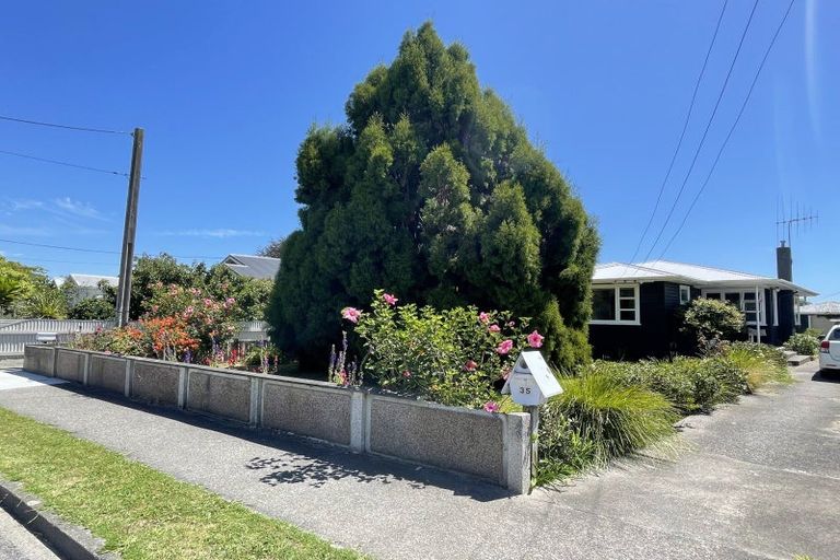 Photo of property in 35 Aotaki Street, Otaki, 5512