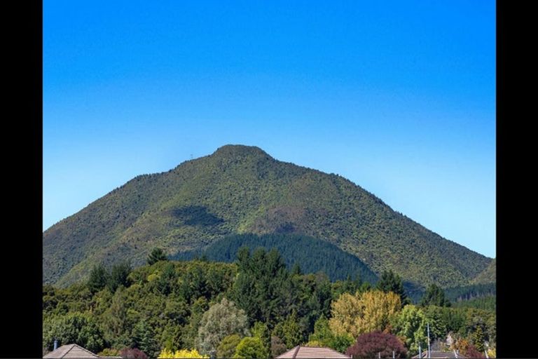 Photo of property in 11 Tiwhatiwha Crescent, Kawerau, 3127