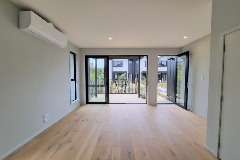 Photo of property in 4e Nerita Place, Long Bay, Auckland, 0630
