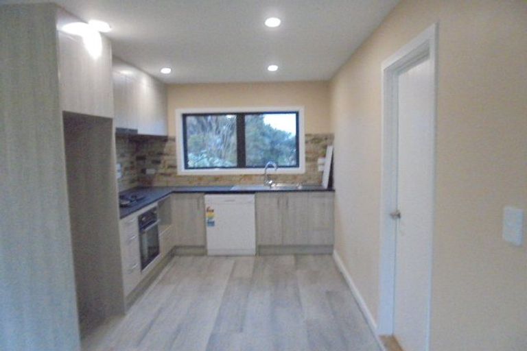 Photo of property in 300 Sturges Road, Henderson Valley, Auckland, 0612