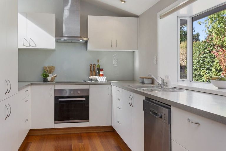 Photo of property in 17 Chepstow Avenue, Fendalton, Christchurch, 8052