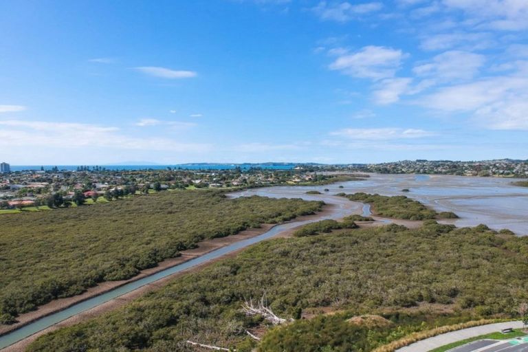Photo of property in 104 Arran Point Parade, Orewa, 0931