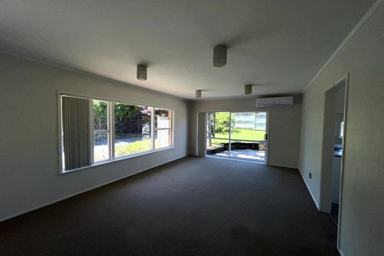 Photo of property in 1/9 Sudan Avenue, Milford, Auckland, 0620