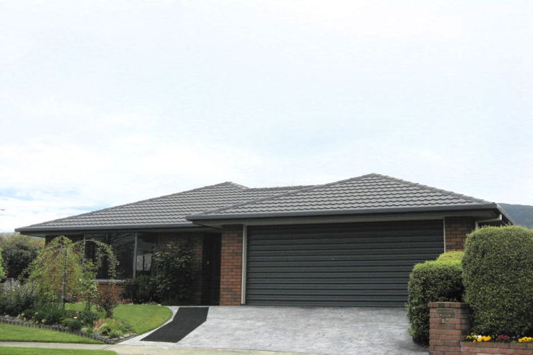 Photo of property in 10 Wordsworth Place, Stoke, Nelson, 7011