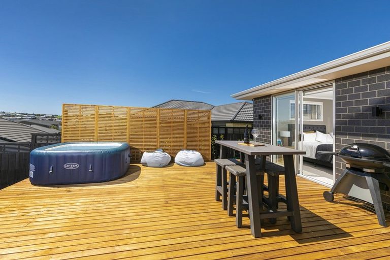 Photo of property in 4 Kiwa Crescent, Gulf Harbour, Whangaparaoa, 0930