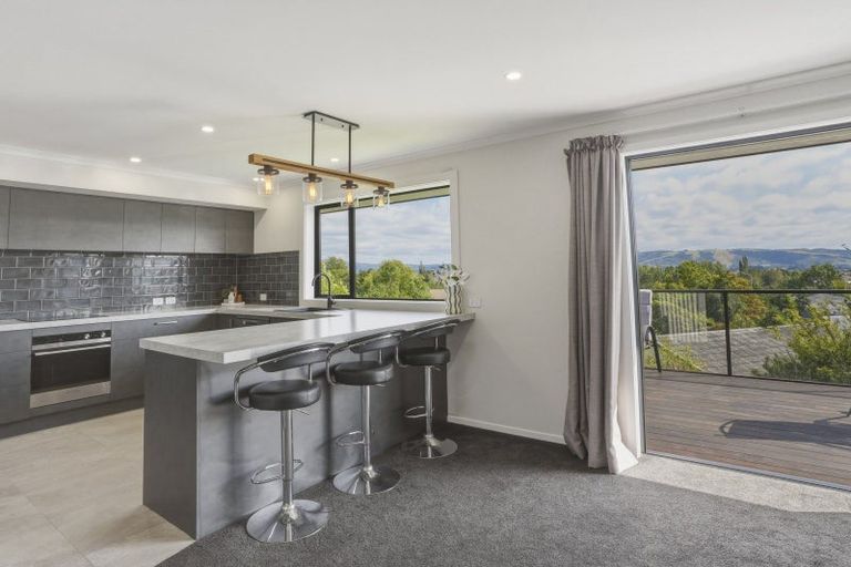 Photo of property in 21 Braeside, Kinmont Park, Mosgiel, 9024