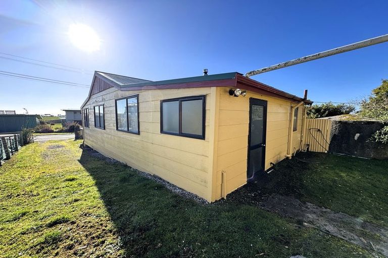 Photo of property in 7 Rimu Street, Kaka Point, Balclutha, 9271