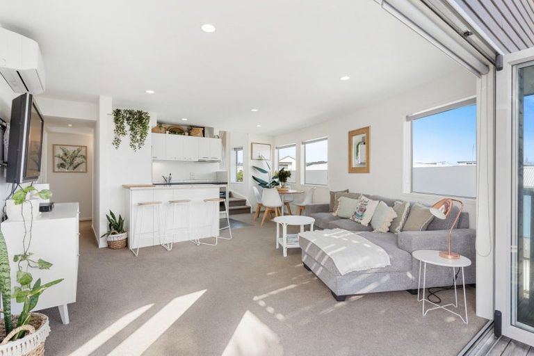 Photo of property in 306 Ocean Road, Whangamata, 3620