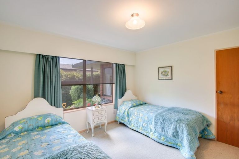 Photo of property in 1/100 Avondale Road, Taradale, Napier, 4112