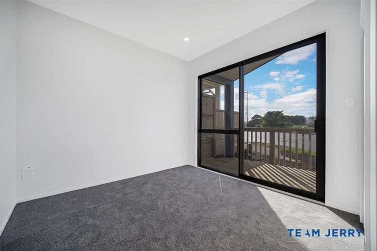 Photo of property in 43 Tributary Parade, Karaka, Papakura, 2113