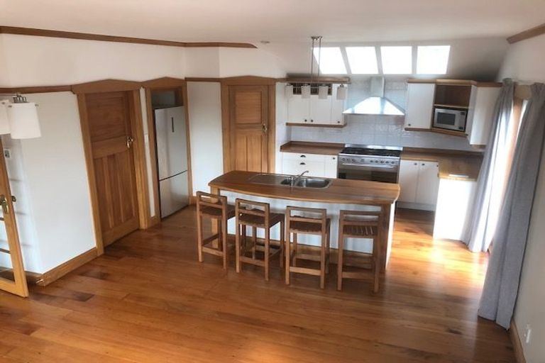 Photo of property in 18 Raroa Road, Kelburn, Wellington, 6012