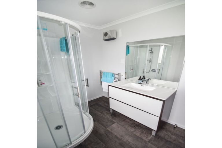 Photo of property in 32 Rhoboro Road, Twizel, 7901