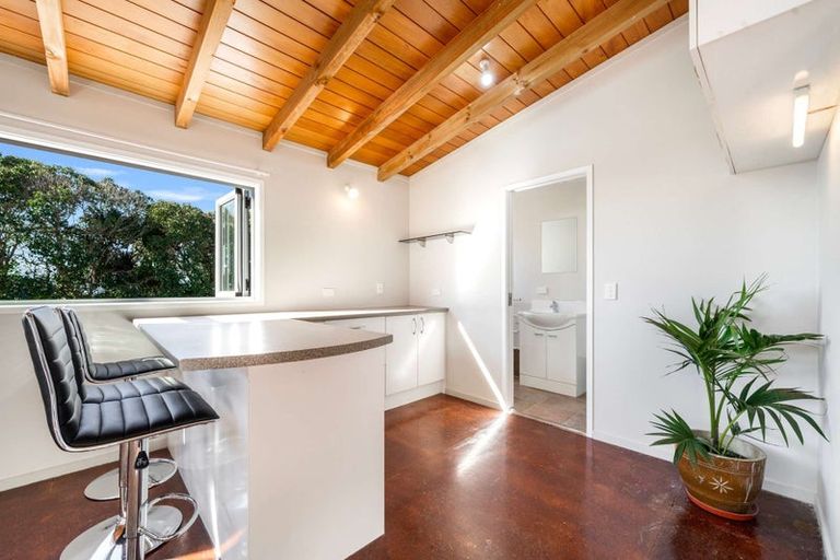 Photo of property in 46a Farquhar Road, Glendene, Auckland, 0602