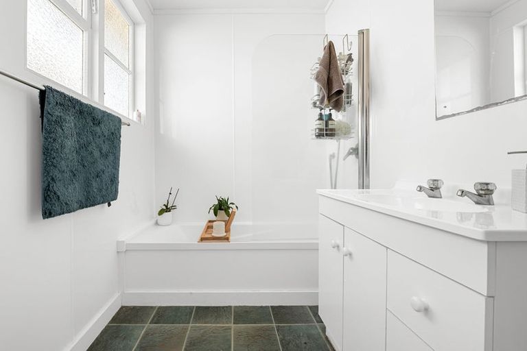 Photo of property in 47 Paul Crescent, Fairfield, Hamilton, 3214