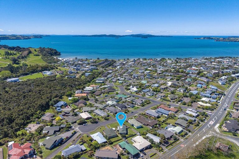 Photo of property in 11 Brampton Road, Snells Beach, 0920