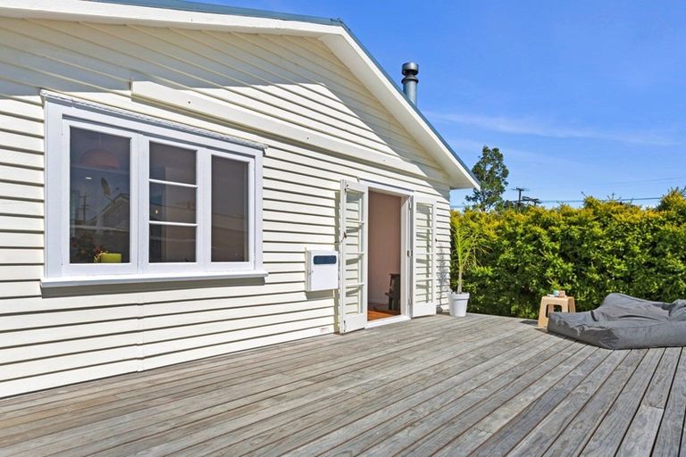 Photo of property in 39a Wallis Street, Raglan, 3225