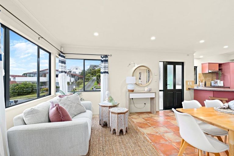 Photo of property in 19 Merehai Place, Snells Beach, 0920