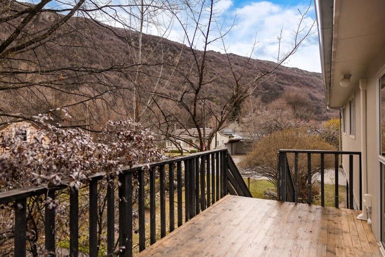 Photo of property in 6 Merioneth Street, Arrowtown, 9302