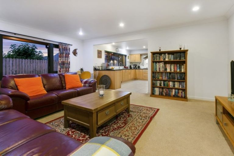 Photo of property in 89 Te Wharau Drive, Greenhithe, Auckland, 0632