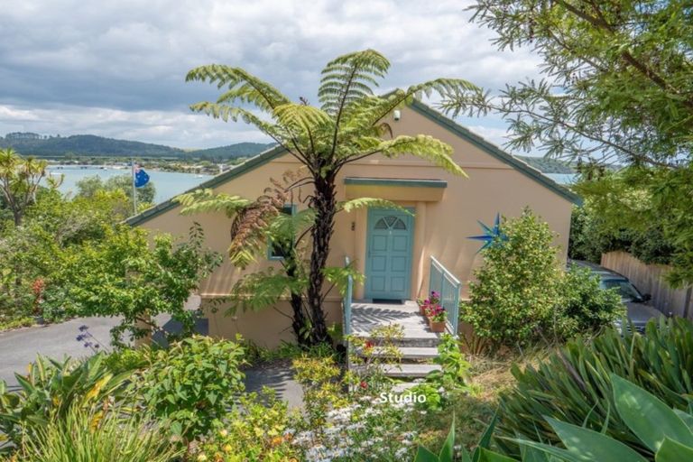Photo of property in 4 Bush Point Road, Cable Bay, 0420