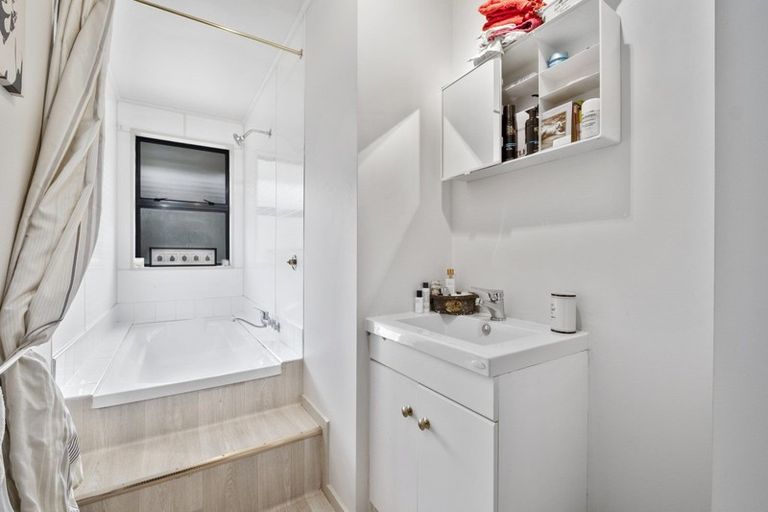 Photo of property in 6 Hazlett Street, Clyde, 9330