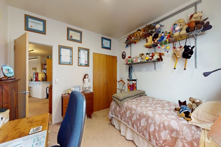 Photo of property in Endeavour Apartments, 9/125 Thorndon Quay, Pipitea, Wellington, 6011