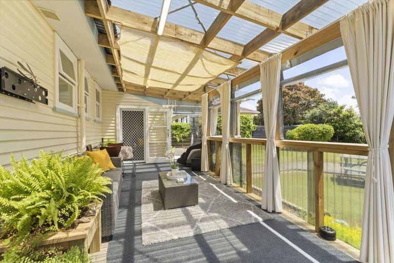 Photo of property in 19 Freyberg Street, Levin, 5510