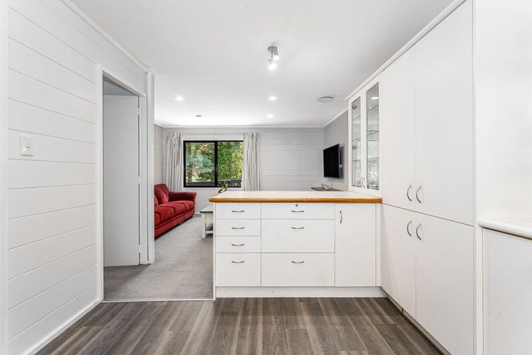 Photo of property in 4 Joseph Banks Drive, Whitby, Porirua, 5024