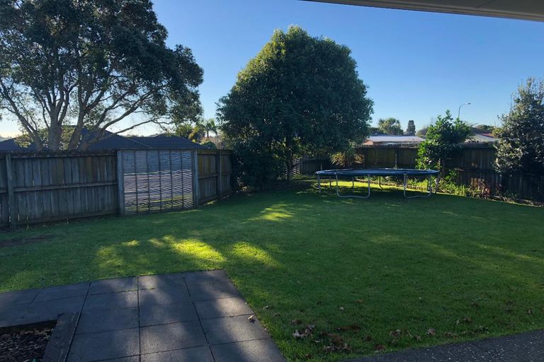 Photo of property in 5 Wairua Place, Pukekohe, 2120