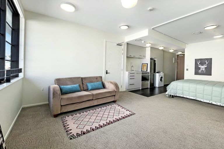 Photo of property in 205/3 Roxburgh Street, Mount Victoria, Wellington, 6011
