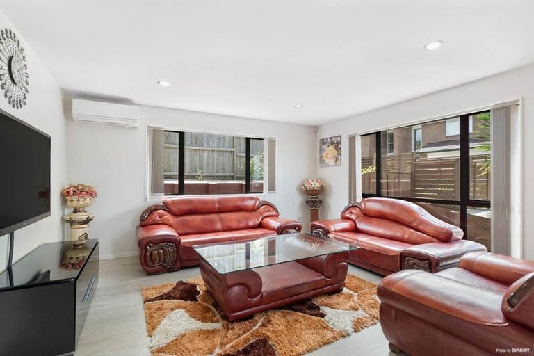 Photo of property in 23 Platinum Rise, Ranui, Auckland, 0612