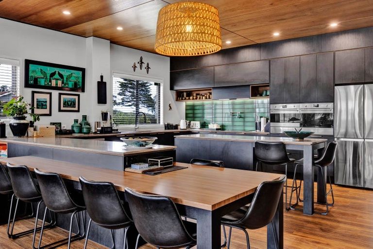 Photo of property in Headlands Opunake, 32 Fox Street, Opunake, 4616