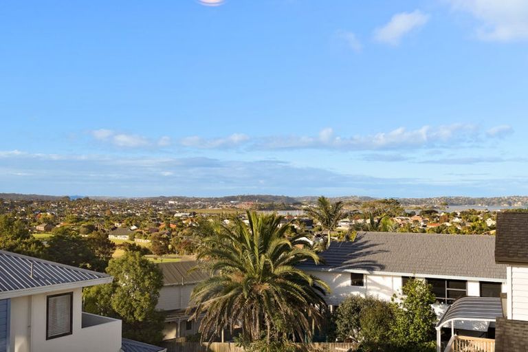 Photo of property in 11 Matisse Drive, West Harbour, Auckland, 0618