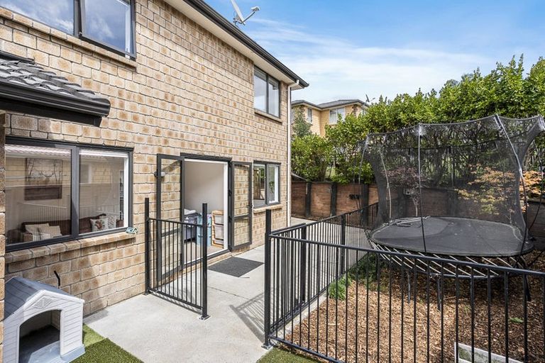 Photo of property in 112 Grand Drive, Orewa, 0931