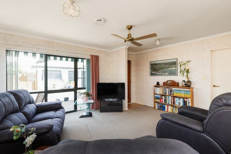 Photo of property in 2a Spriggs Crescent, Greenmeadows, Napier, 4112