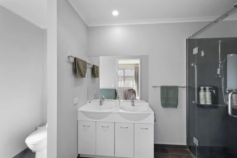 Photo of property in 5b James Drive, Bell Block, New Plymouth, 4312